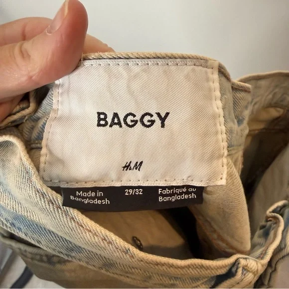 H&M Men’s Baggy Loose Jeans in light worn acid wash size 29x30 - Picture 4 of 8